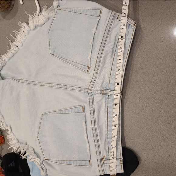 Signature 8 High-Rise Distressed White Denim Shorts Size Large - Picture 10 of 12